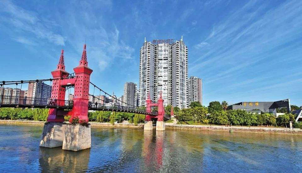 戛納灣風情廊橋.jpg